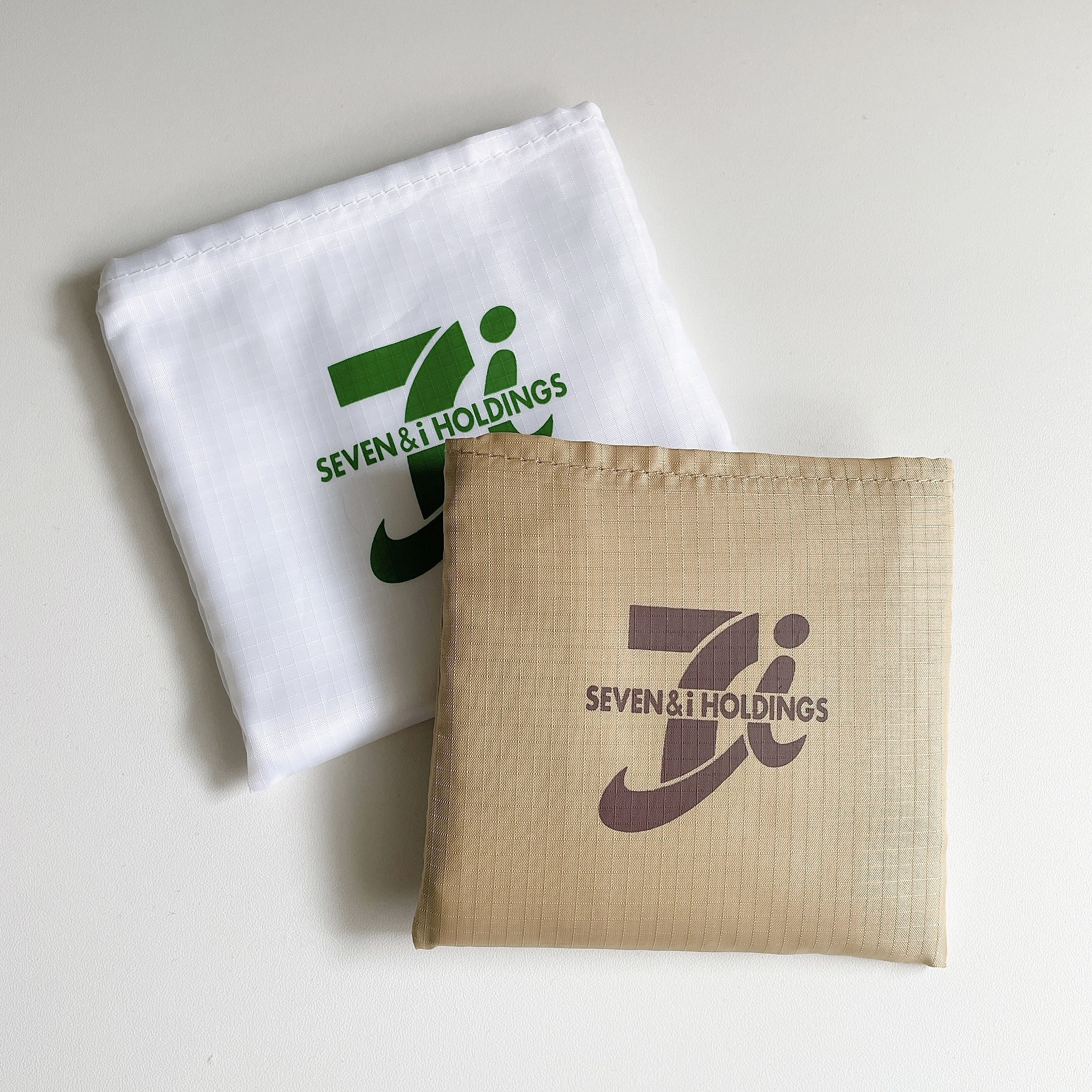 セブン-イレブン(セブンネットショッピング)のおすすめのアイテム「セブン-イレブンレジ袋風エコバッグ(2個セット)」