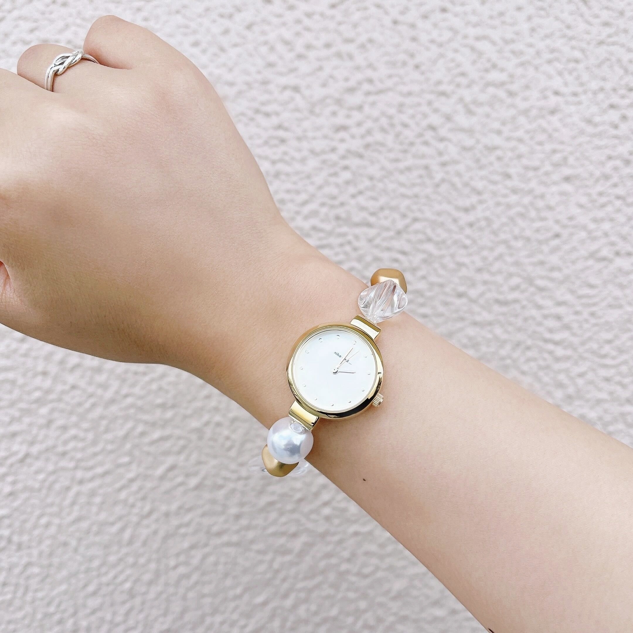 niko and&hellip;（ニコアンド）のオススメのアクセサリー「クリアブレスウォッチ」