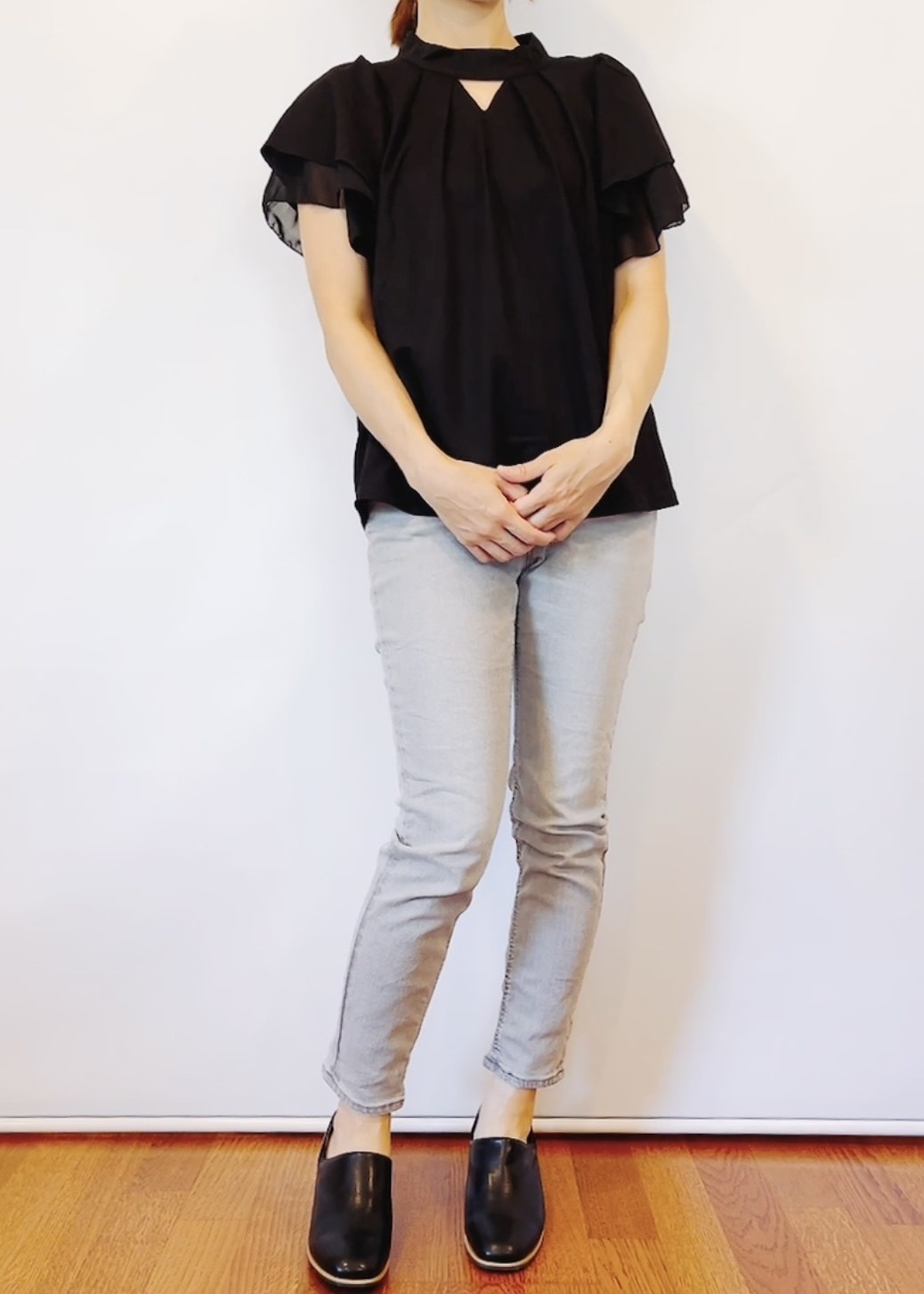 しまむらのオススメのファッション「袖フリルブラウス」のコーディネート