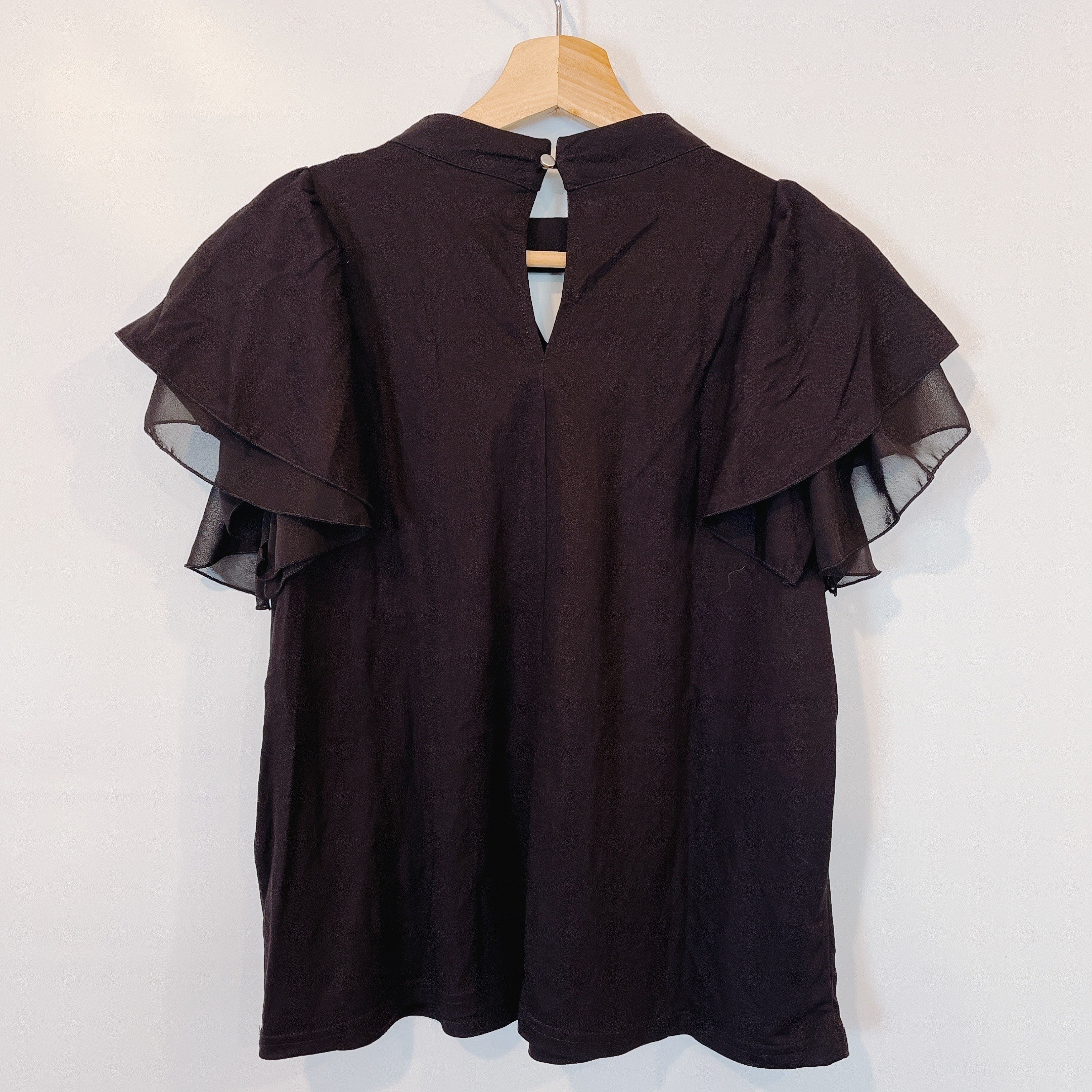 しまむらのオススメのファッション「袖フリルブラウス」のコーディネート