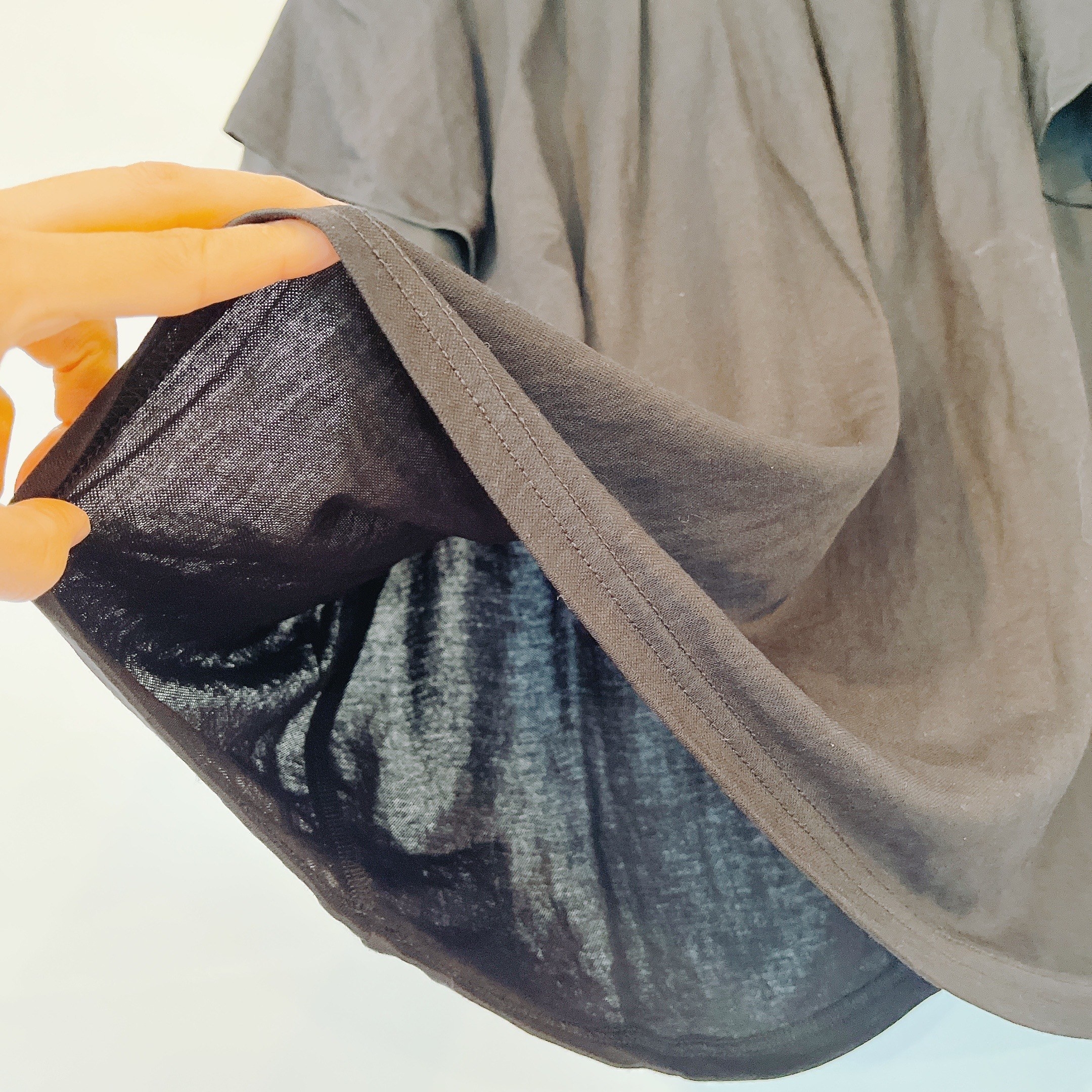 しまむらのオススメのファッション「袖フリルブラウス」