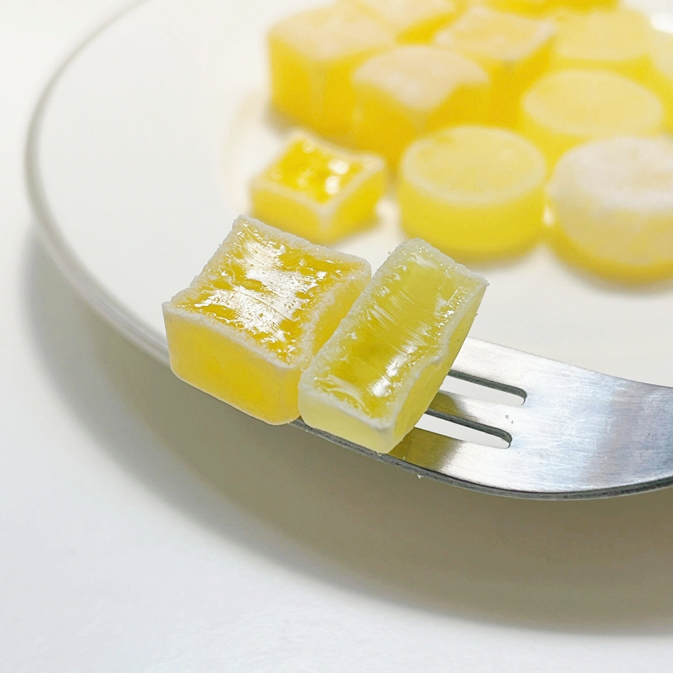 Familymart(ファミリーマート)のオススメのお菓子「クリート サクレグミレモン&パイン」