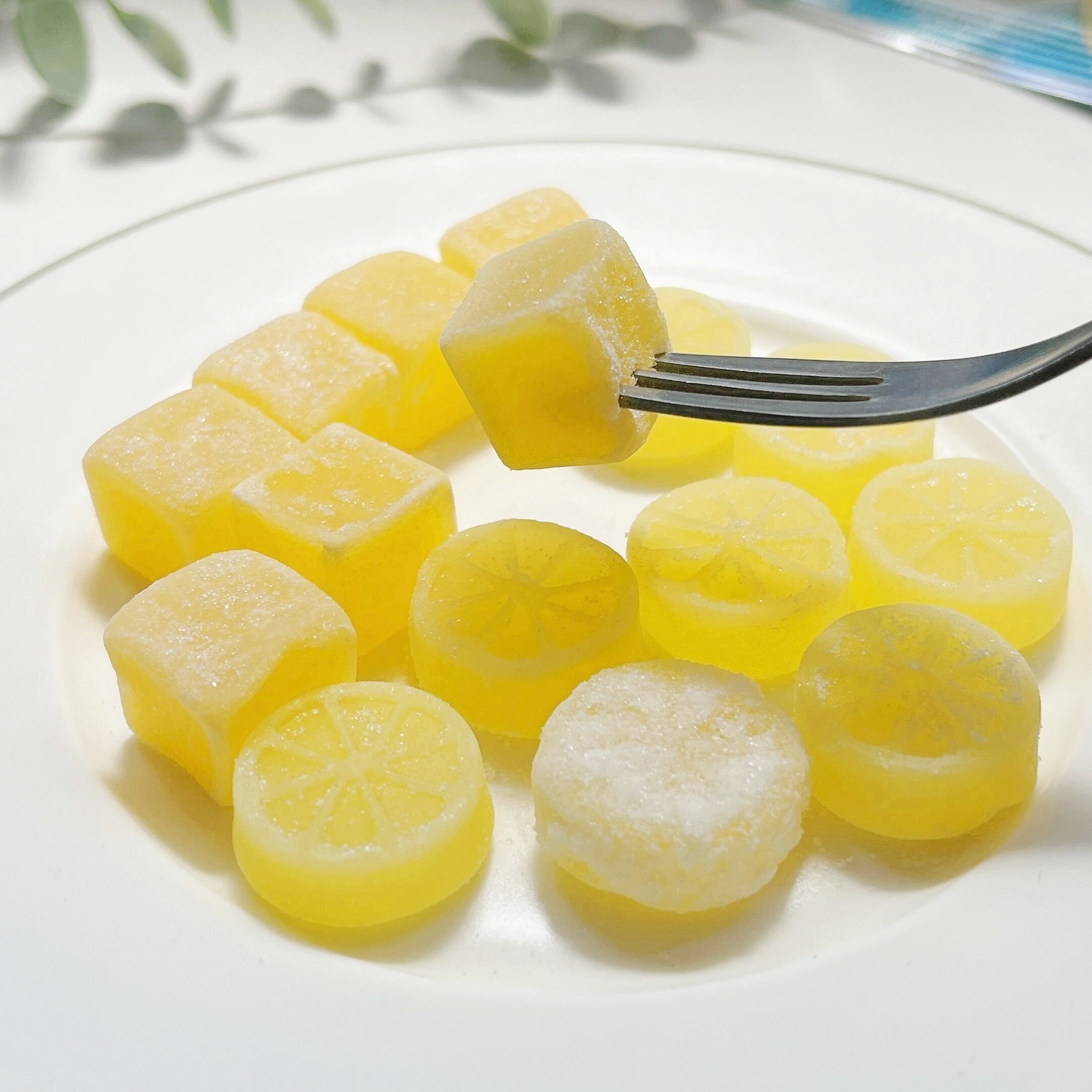 Familymart(ファミリーマート)のオススメのお菓子「クリート サクレグミレモン&パイン」