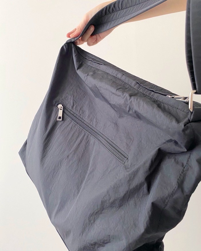 GLOBAL WORK（グローバルワーク）のおすすめのバッグ「撥水軽量変形ショルダー」