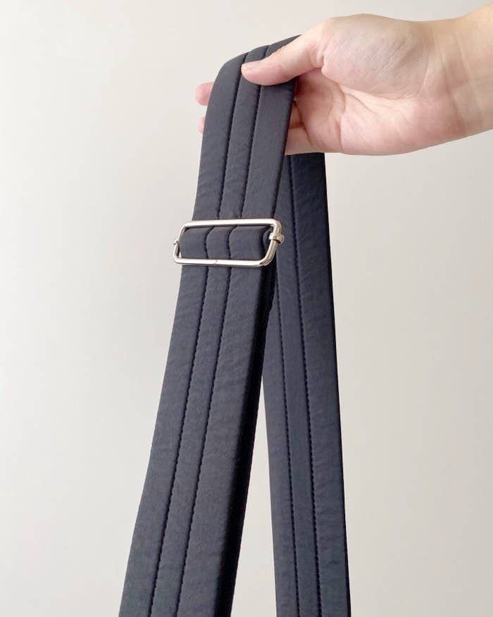 GLOBAL WORK（グローバルワーク）のおすすめのバッグ「撥水軽量変形ショルダー」