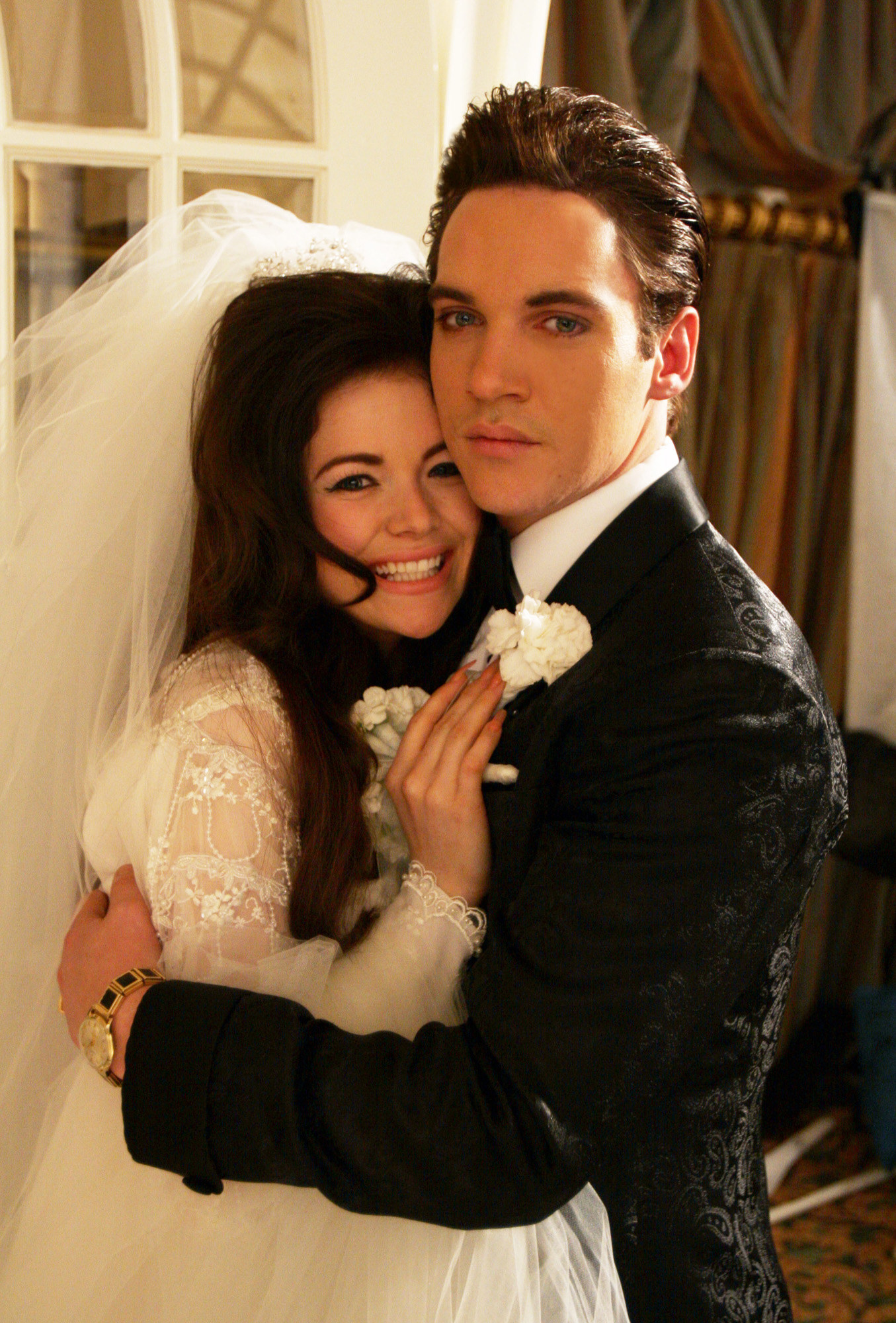 Antonia Bernath and Jonathan Rhys Meyers as Priscilla and Elvis Presley