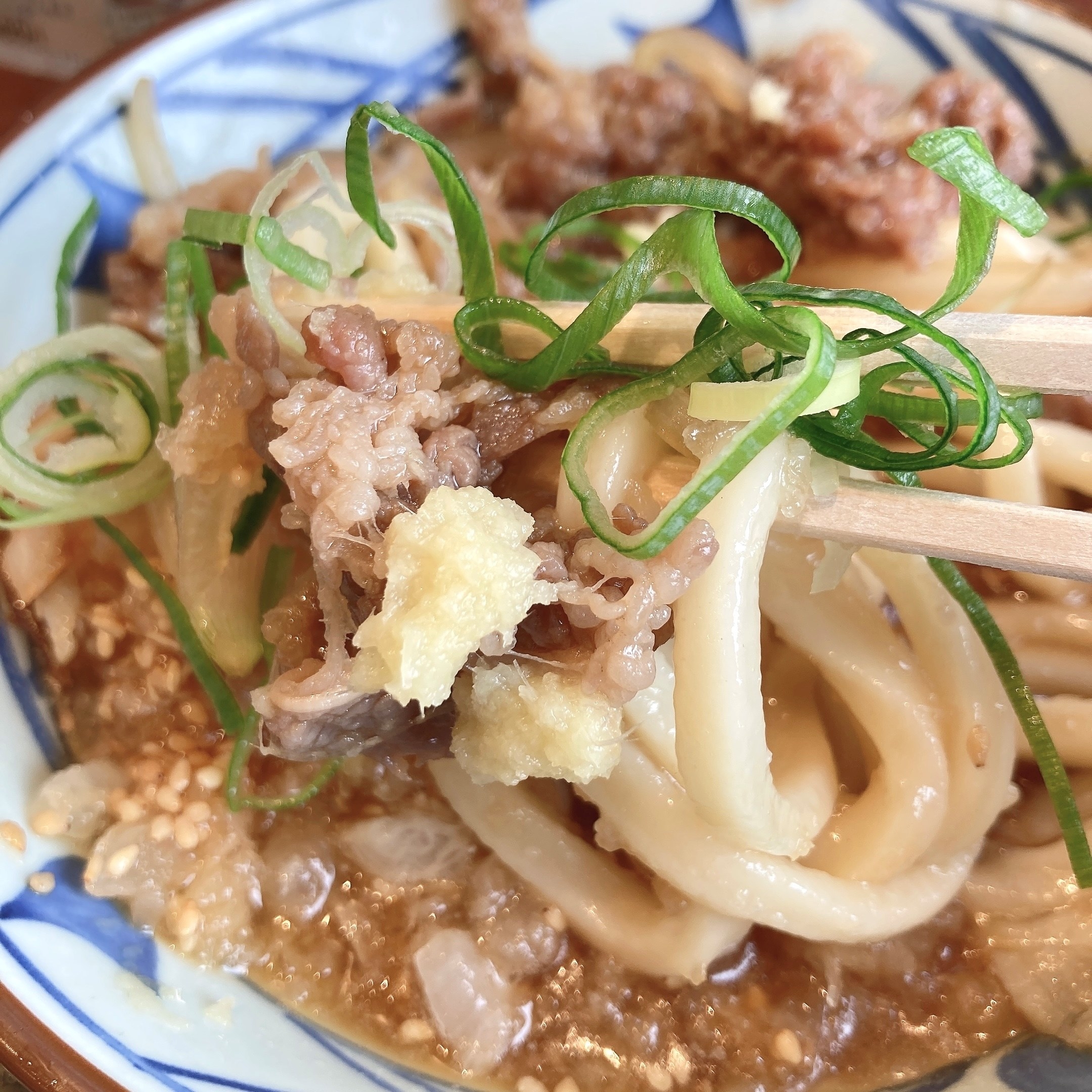 丸亀製麵のオススメの期間限定メニュー「鬼おろし肉ぶっかけうどん」