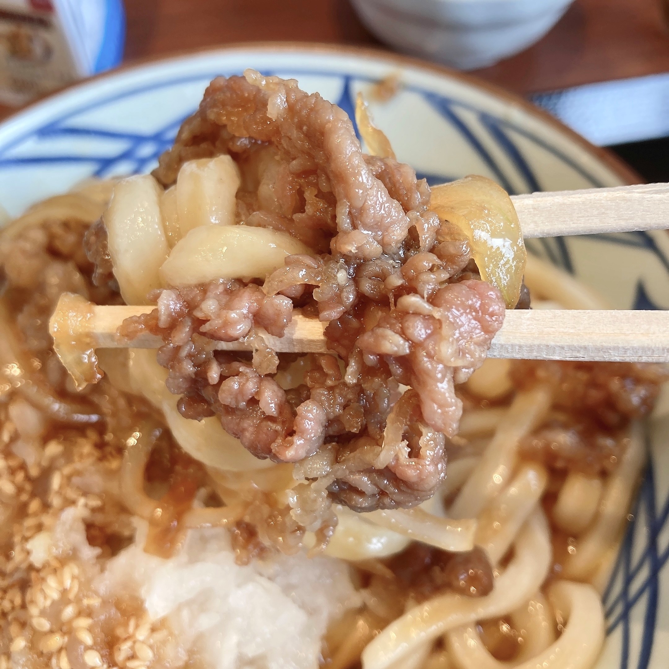 丸亀製麵のオススメの期間限定メニュー「鬼おろし肉ぶっかけうどん」