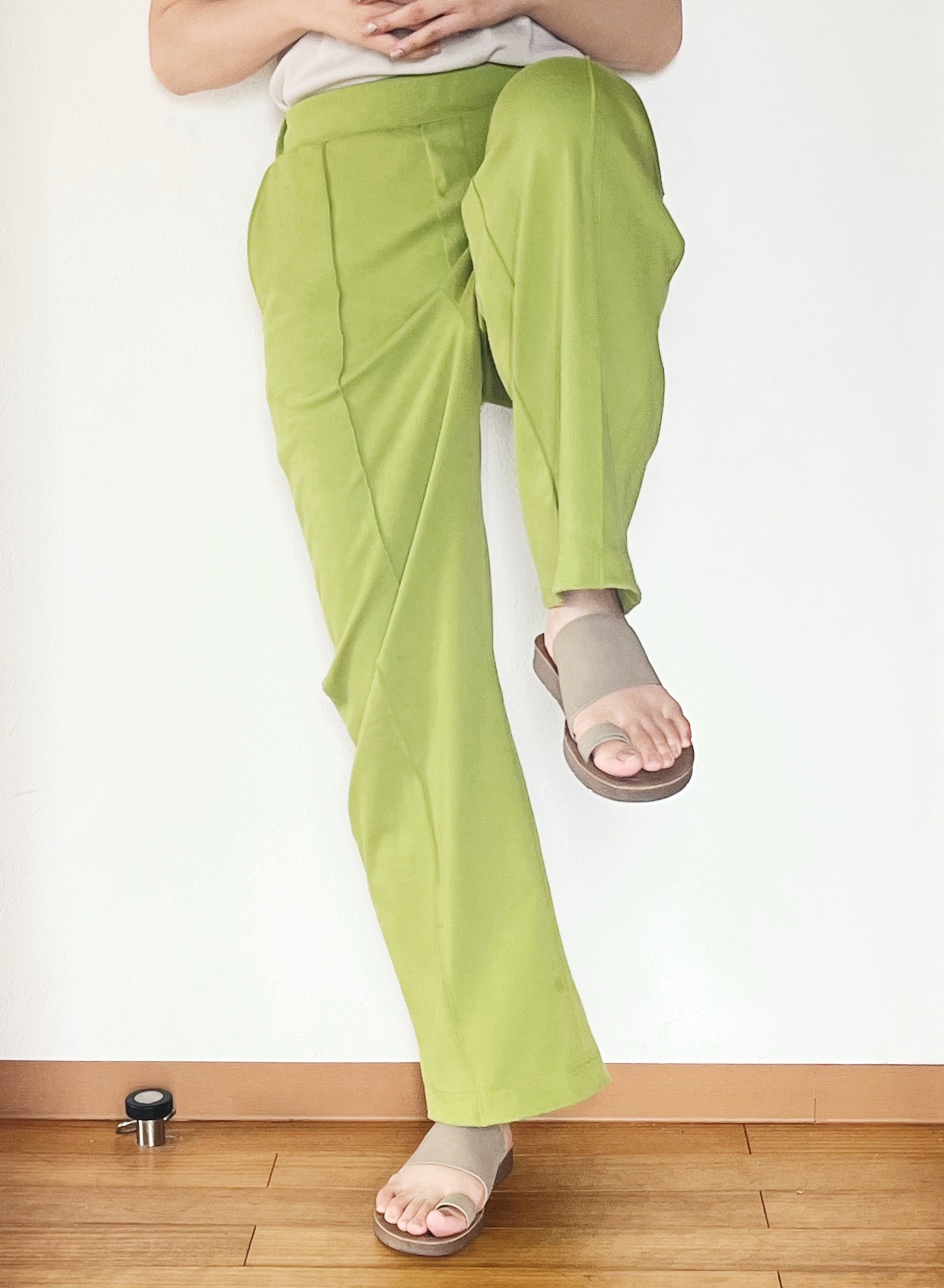 niko and…（ニコアンド）のおすすめのパンツ「マルチストレッチセルフカットパンツ」