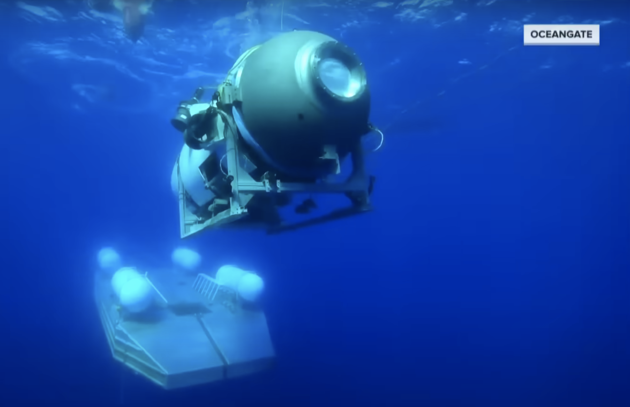 The submersible above its takeoff platform