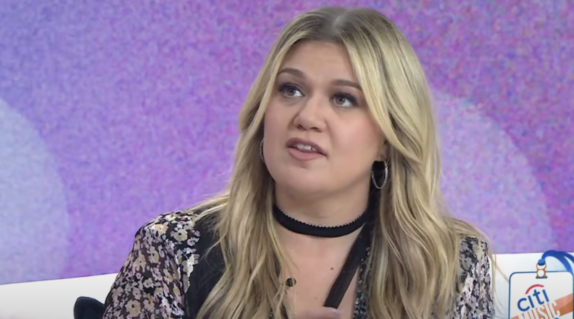 Kelly Clarkson Texted Ex Husband Brandon Blackstock 4369