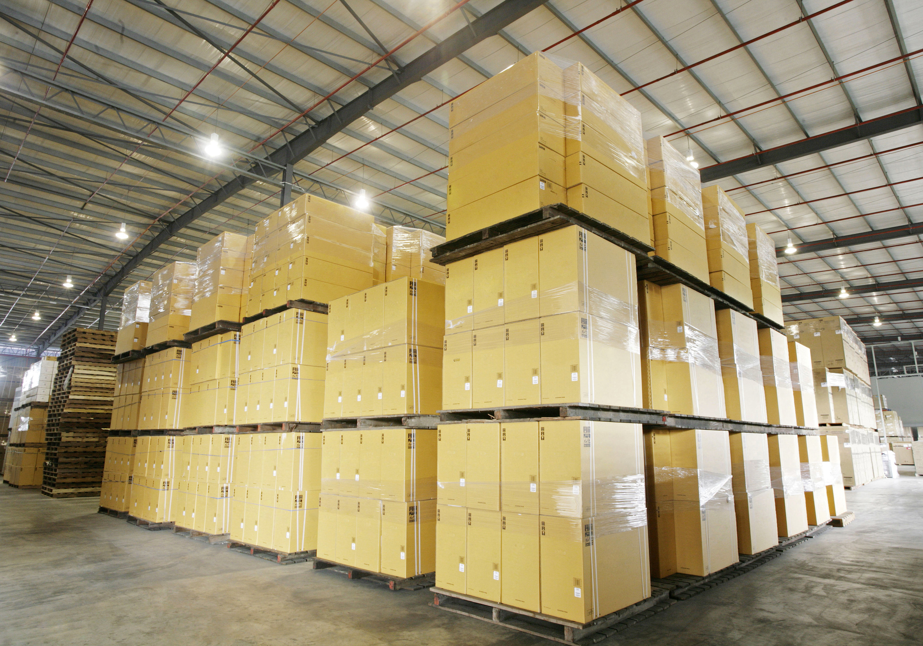 Packages in a warehouse