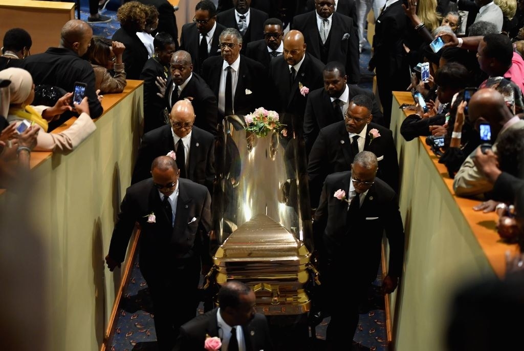 Pallbearers carry Aretha Franklin&#x27;s casket after the funeral ceremony