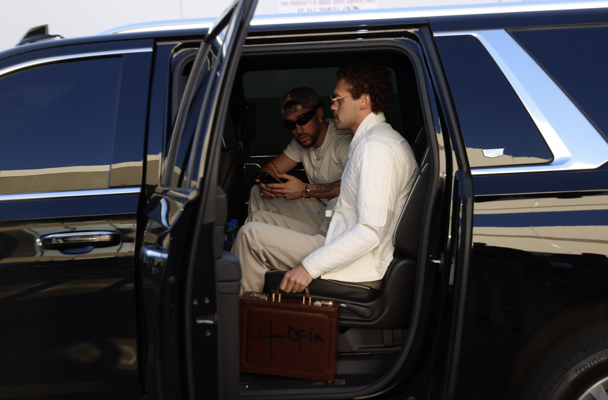 UTOPIA on X: Travis Scott arriving at Louis Vuitton headquarters in Paris  The “Utopia”briefcase 👀🤷🏽‍♂️  / X