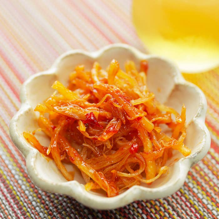 【甘辛味でお酒が進む！】さきイカキムチ レシピ・作り方｜Tasty