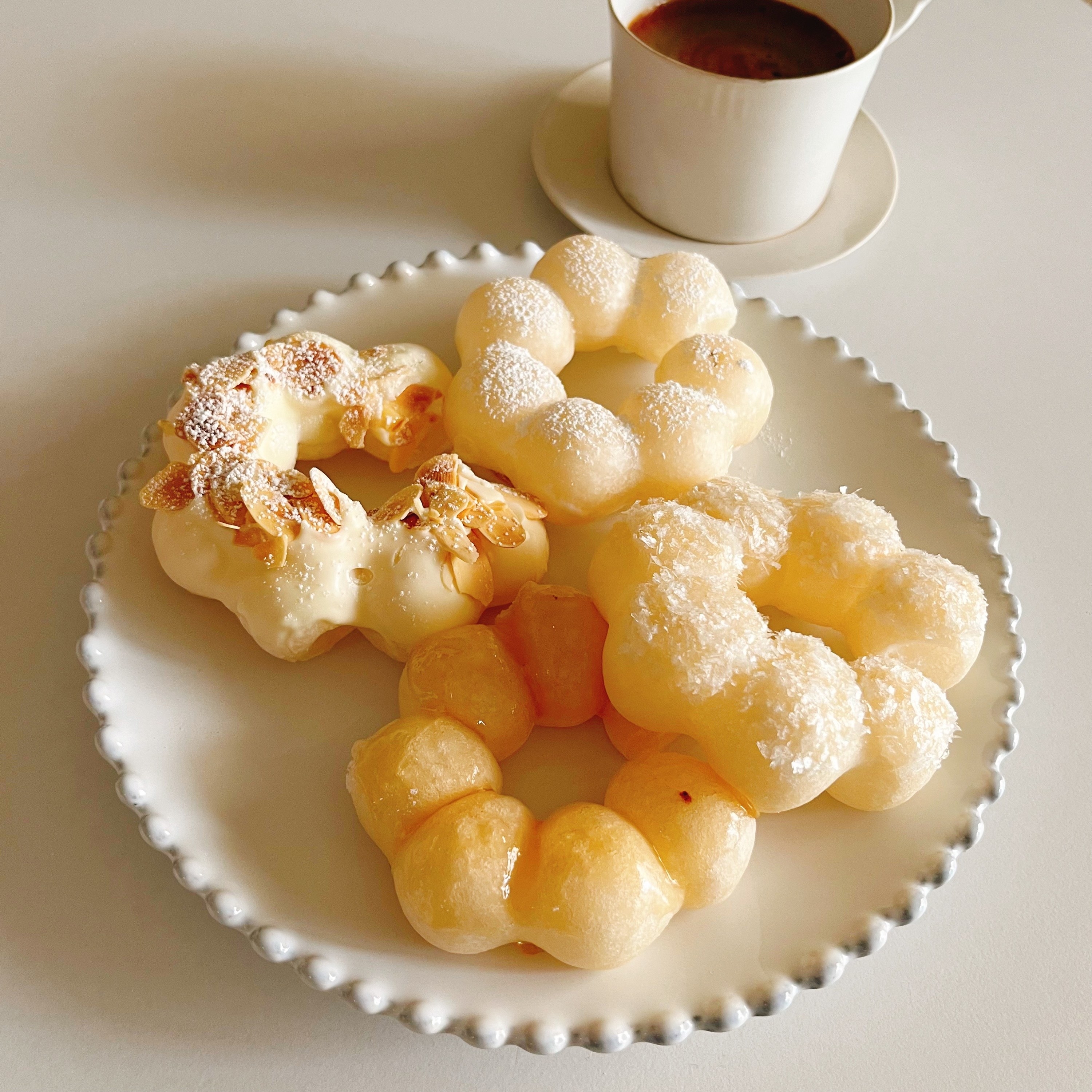 ミスタードーナツのおすすめ「白いポン・デ・リング」「白いポン・デ・みたらし」「白いポン・デ・白あん」「白いポン・デ・カスターアーモンド」