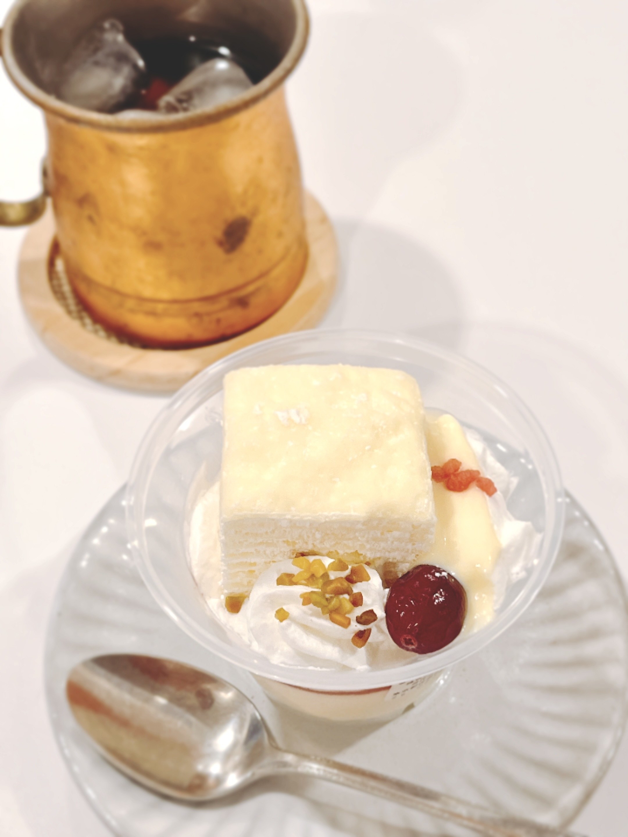 成城石井のおすすめスイーツ「ミルクレープのパルフェ カスタード＆ベリー」