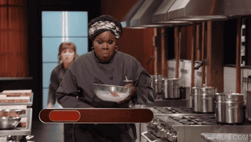 Leslie Jones shoots at fellow Chopped contest in a &quot;Saturday Night Live&quot; sketch