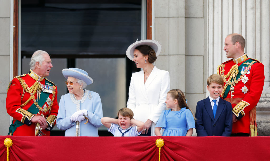 The Royal family on a balcony