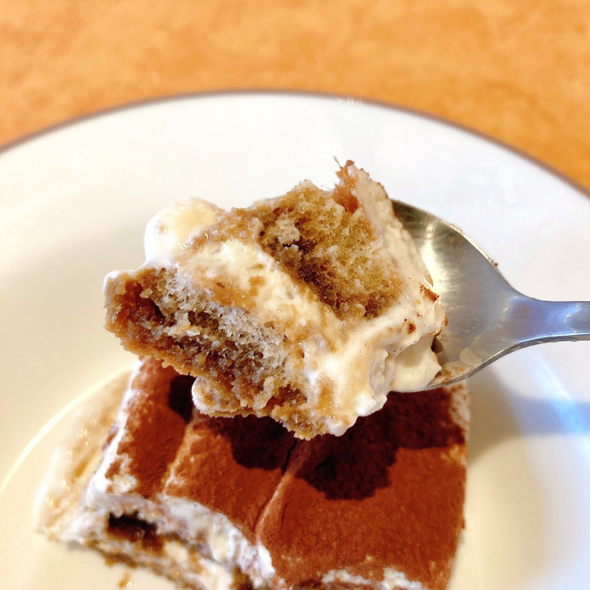 サイゼリヤのおすすめスイーツ「ティラミス クラシコ」