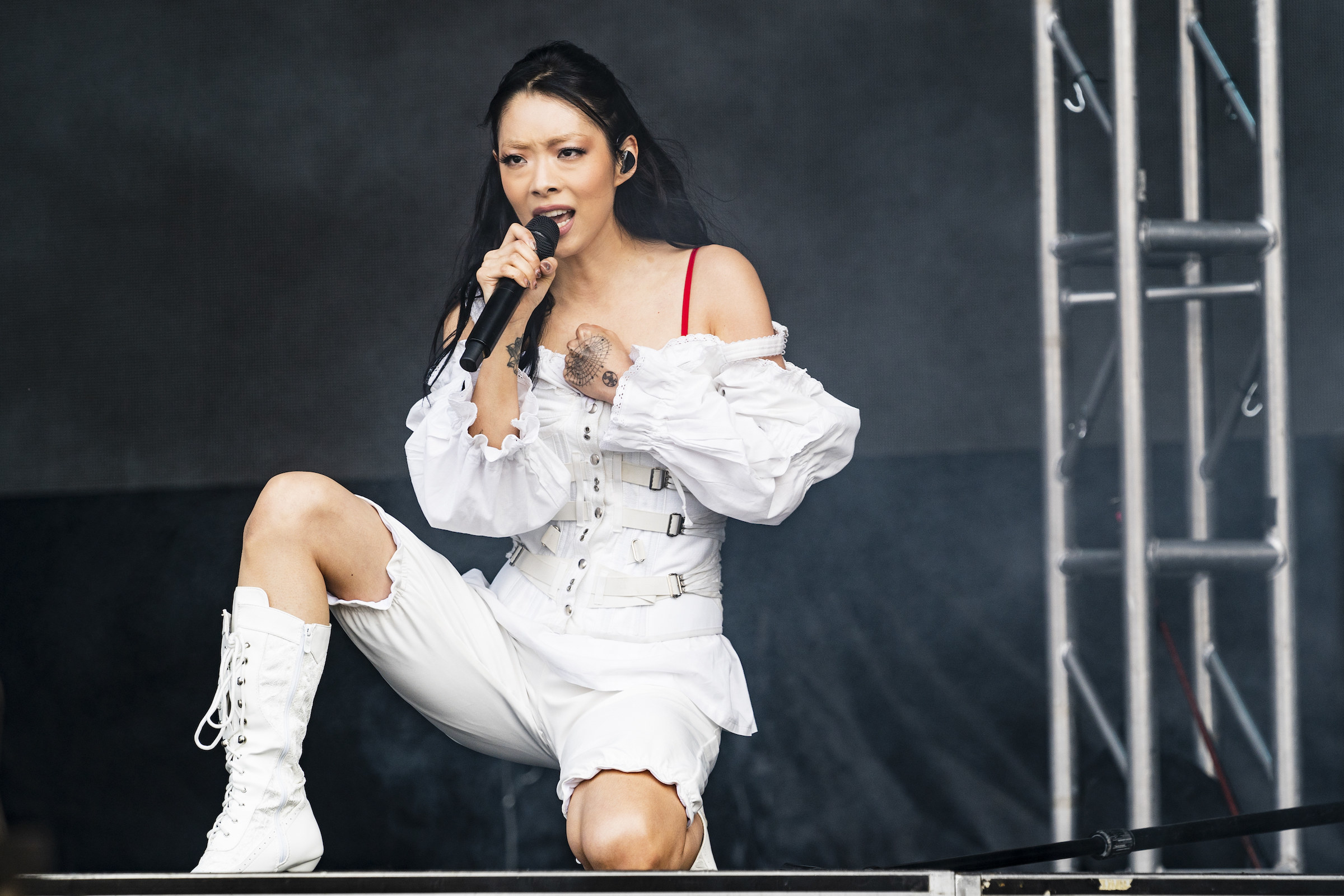 Closeup of Rina Sawayama onstage