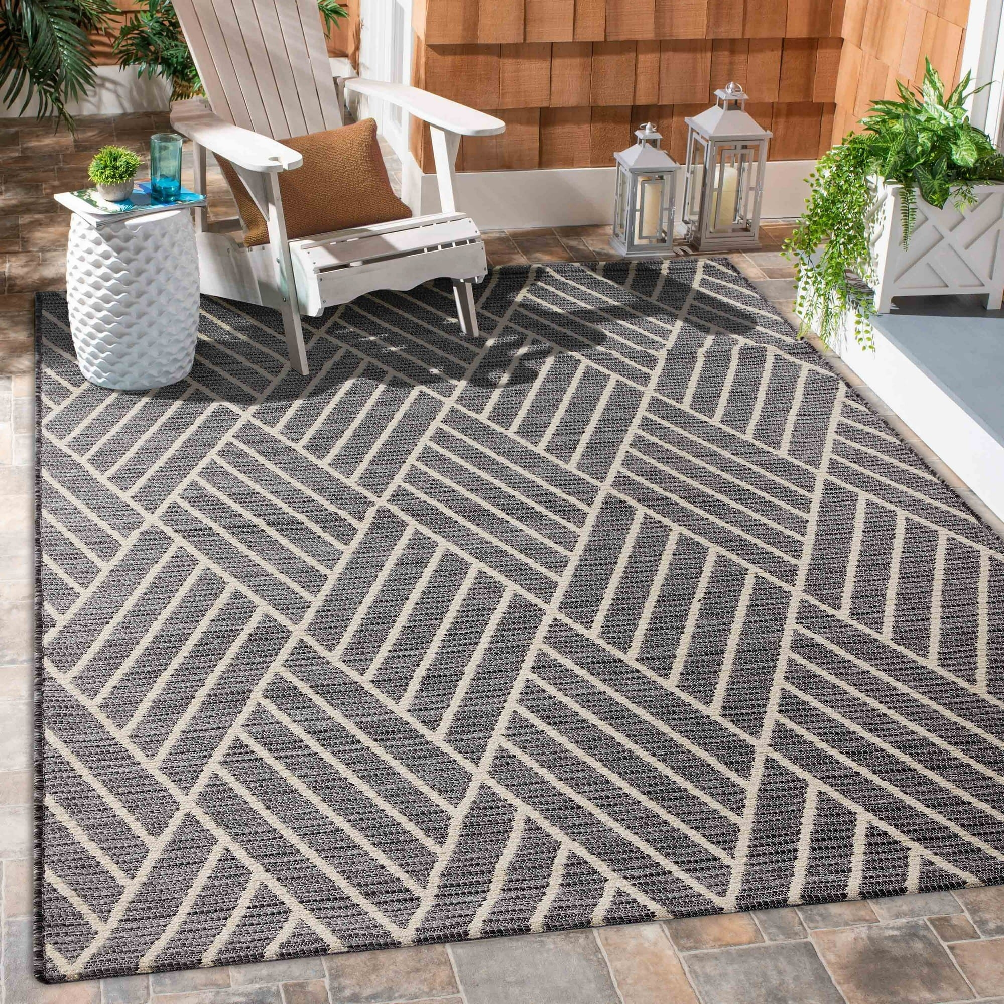 the rug with a geometric pattern on a patio