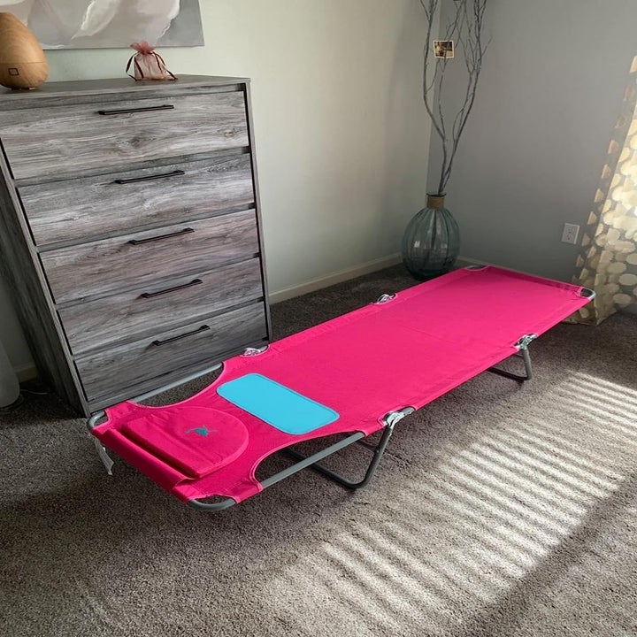 This FaceHole Chair From Amazon Is The Only Thing You Need This Summer