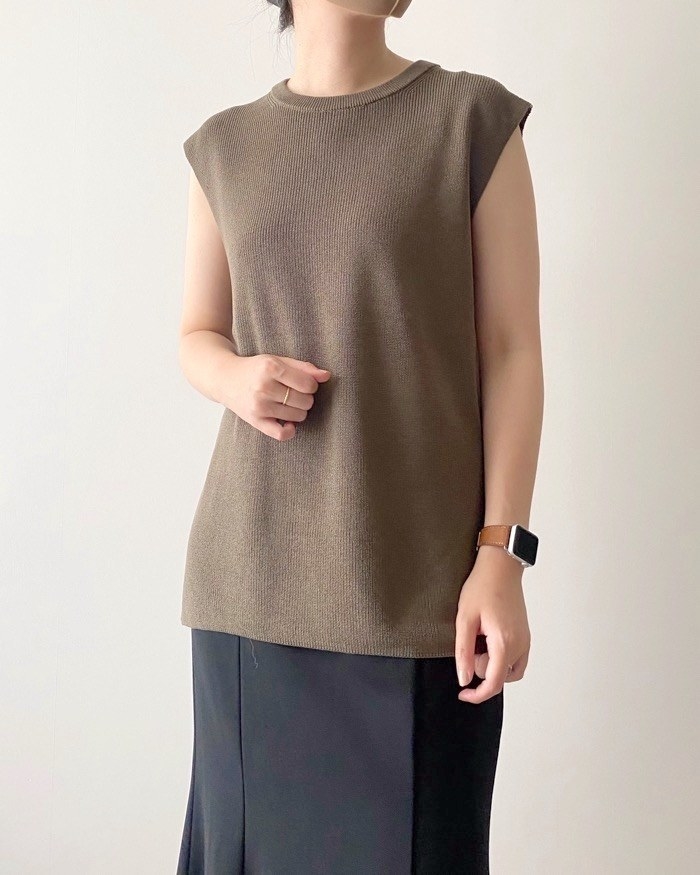 GU(ジーユー)のおすすめアイテム「フレンチスリーブセーター」