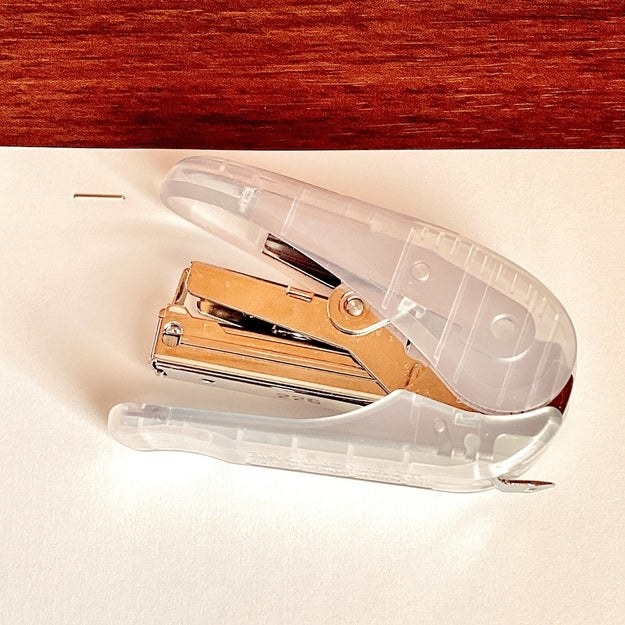 無印良品のオススメの文房具「軽くとめられるステープラー」