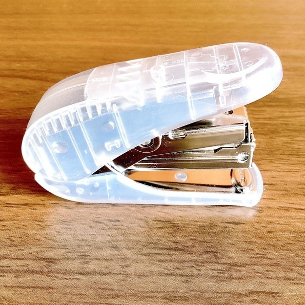 無印良品のオススメの文房具「軽くとめられるステープラー」