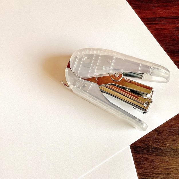 無印良品のオススメの文房具「軽くとめられるステープラー」