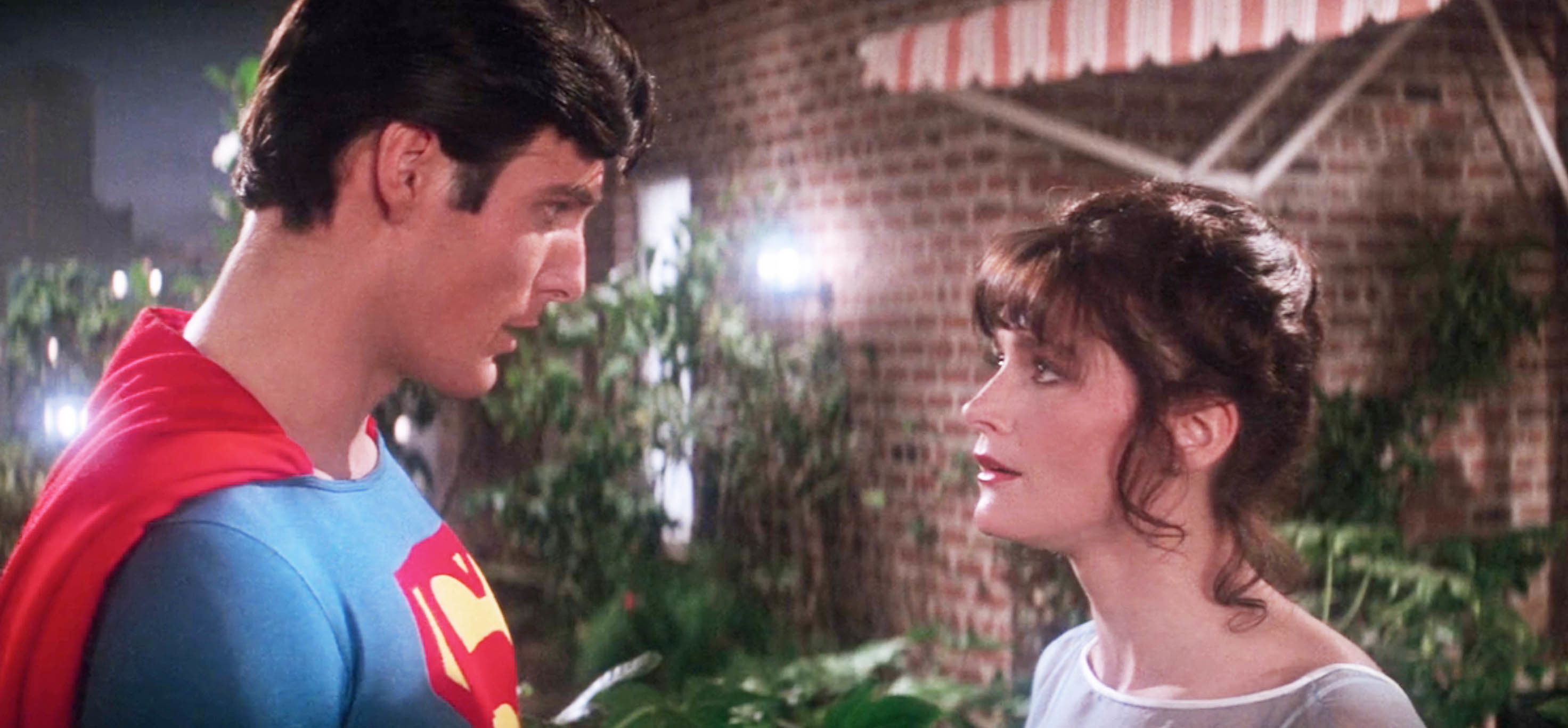 Christopher Reeve as Superman talking to Margot Kidder who played Lois Lane