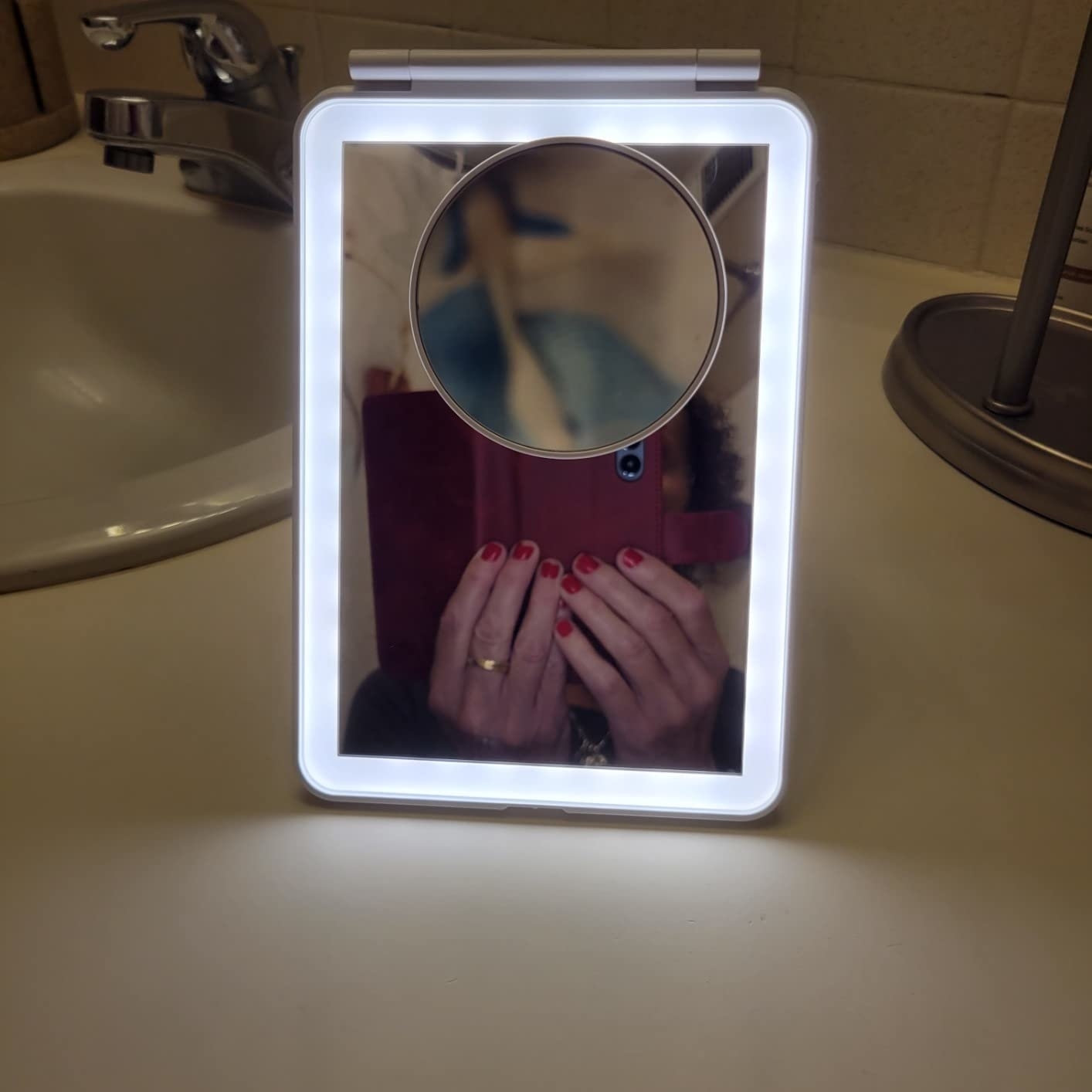 Reviewer image of the travel mirror