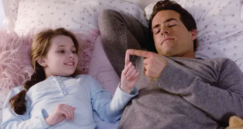 Ryan Reynolds and Abigail Breslin in "Definitely, Maybe"