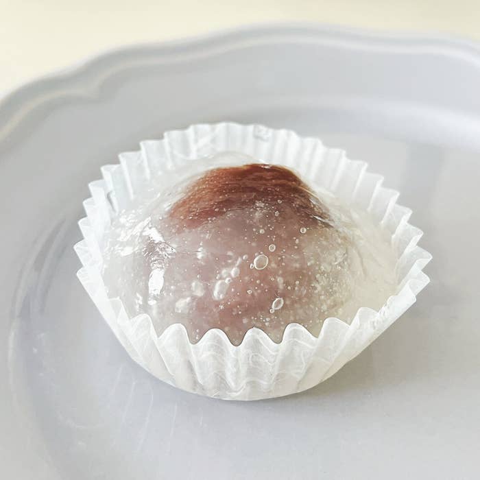セブン-イレブンのオススメの和菓子「北海道十勝産小豆使用 冷やし葛まんじゅう」