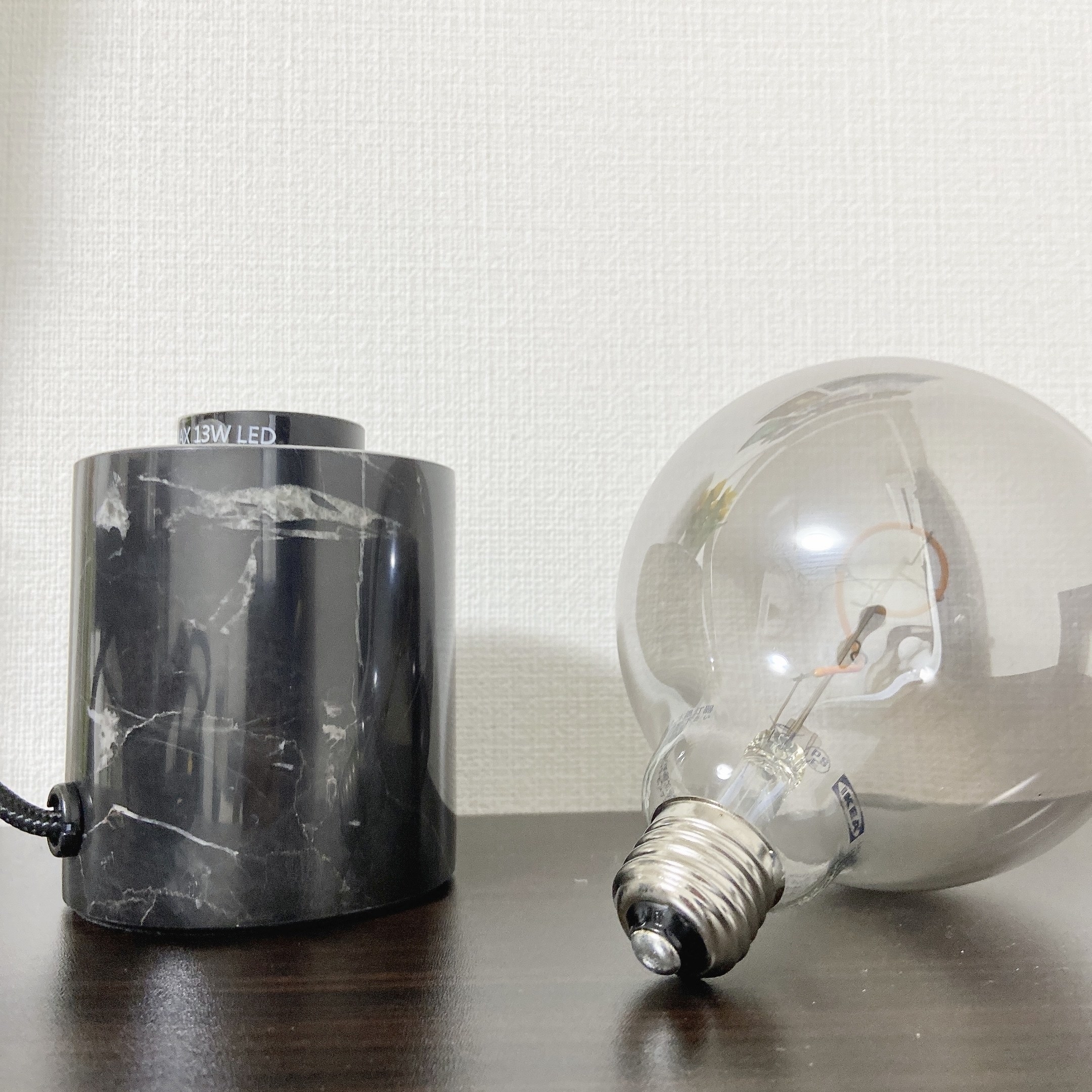 IKEA（イケア）のおすすめの照明「MARKFROST マルクフロスト / MOLNART モールナルト（テーブルランプ 電球付き）」