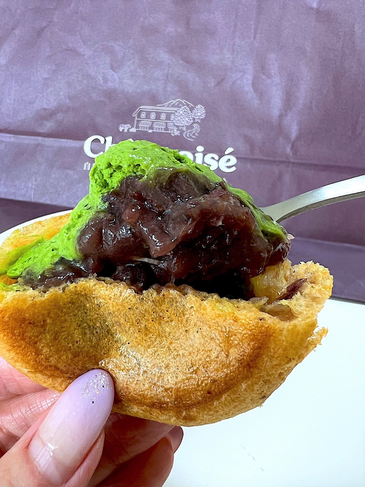 Châteraisé（シャトレーゼ）のおすすめスイーツ「北海道産小豆餡と天空の抹茶ダブルシュー」