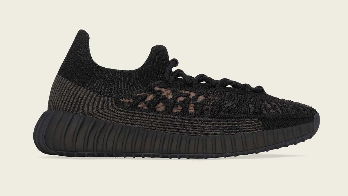 A first look at the new 'Slate Carbon' Adidas Yeezy Boost 350 V2 CMPCT has surfaced prior to its June 2022 release. Click here to learn more about the drop.
