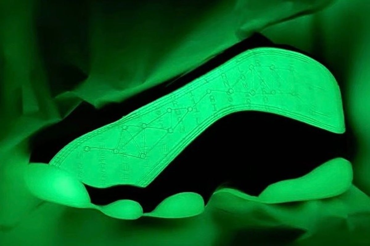 Jordan Air Jordan 13 Low Singles' Day Mid Top Sneakers - Sneak in