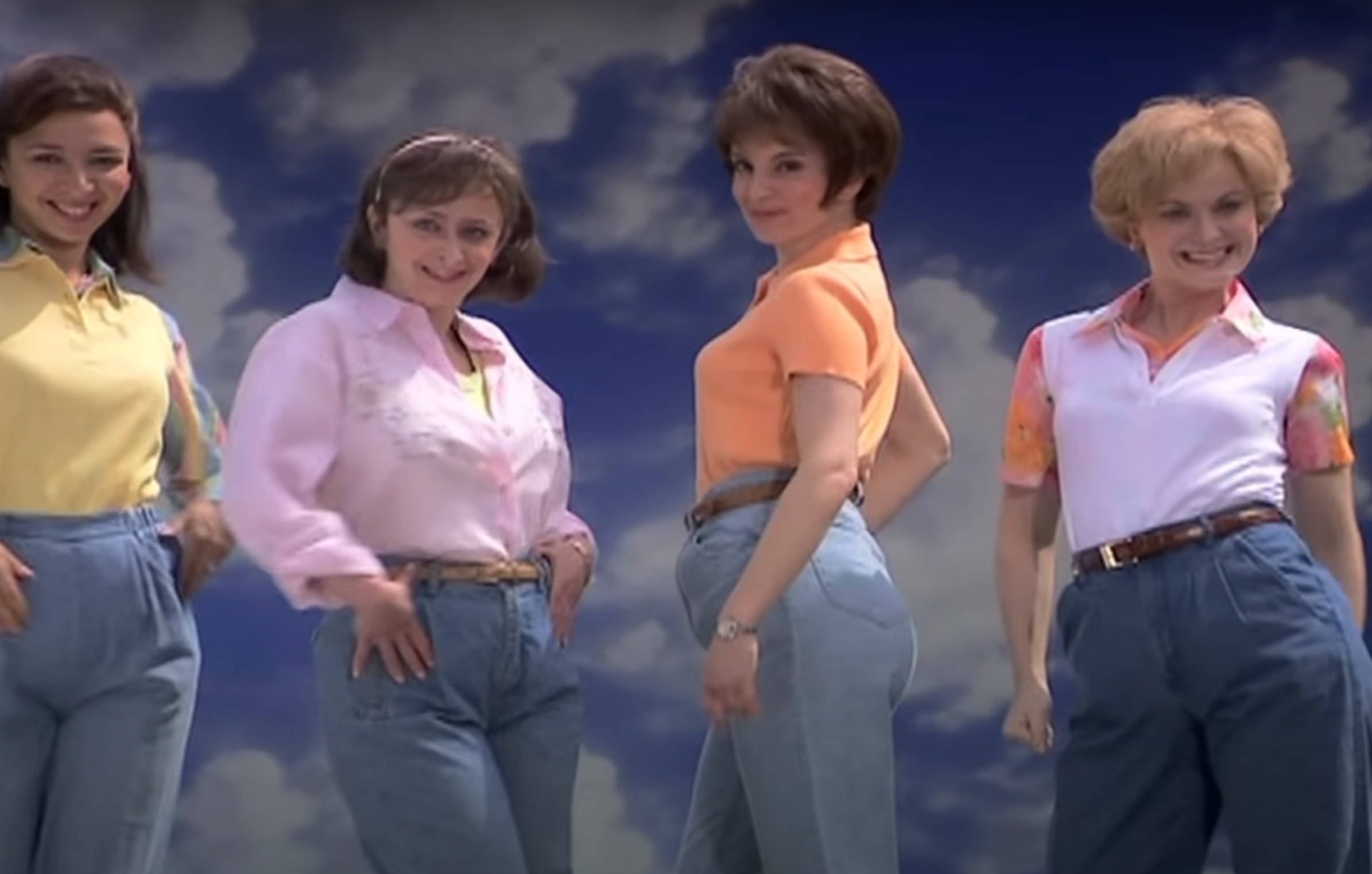 玛雅鲁道夫,瑞秋Dratch,蒂娜·菲和艾米·波勒岩石妈妈牛仔裤的“SNL"短剧