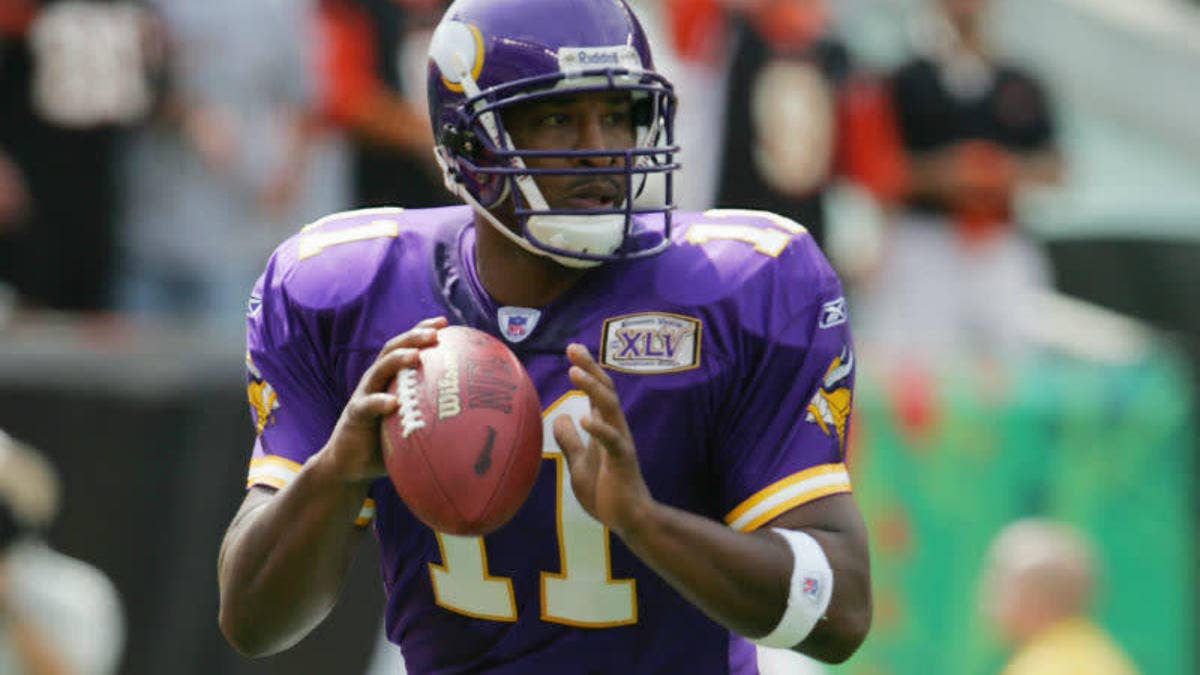 An extremely rare pair of Daunte Culpepper Air Jordan exclusive cleats has surfaced.