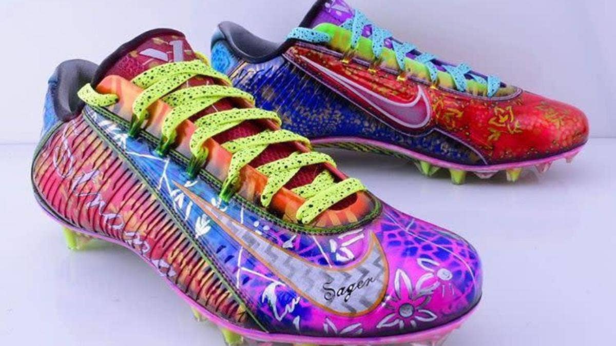 Odell Beckham will auction off Craig Sager-inspired custom cleats to help battle cancer.
