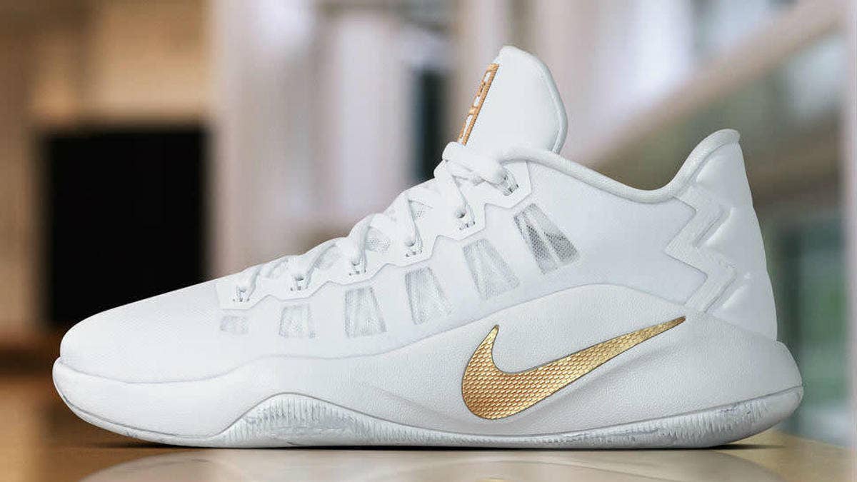 Exclusive Hyperdunk 2016 Low and Hypershift exclusives for Christmas Day.