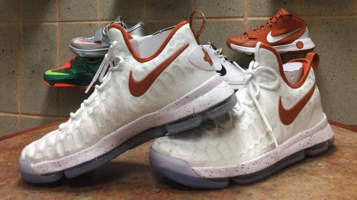 "Texas" Nike KD 9s surface on Twitter.