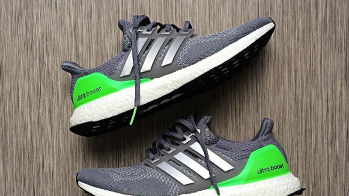 Green ultra boost outlet on feet