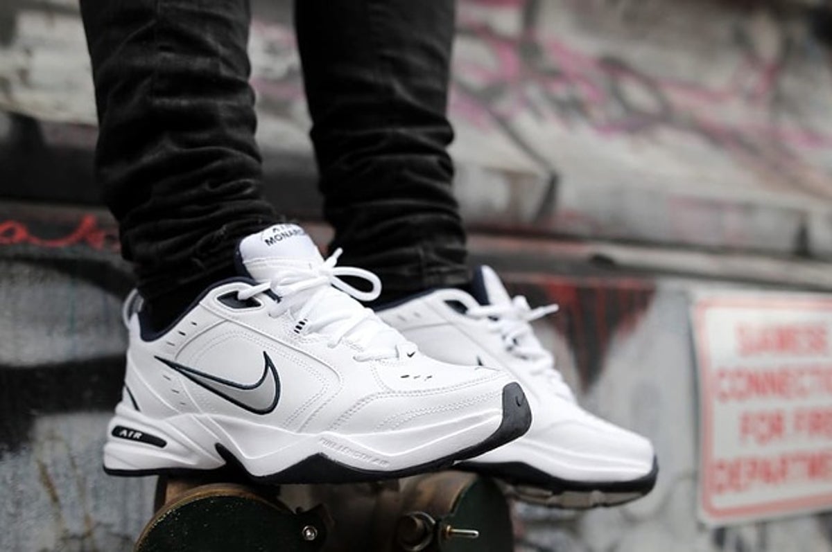 Anoniem gevechten Smerig Lessons From the Nike Air Monarch, the Ultimate Dad Shoe | Complex