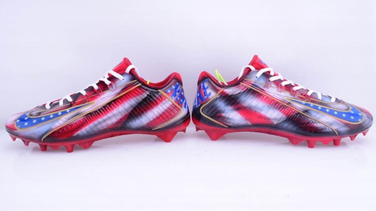 Check Out These Custom 9/11 Nike Cleats For Odell Beckham Jr And Victor  Cruz