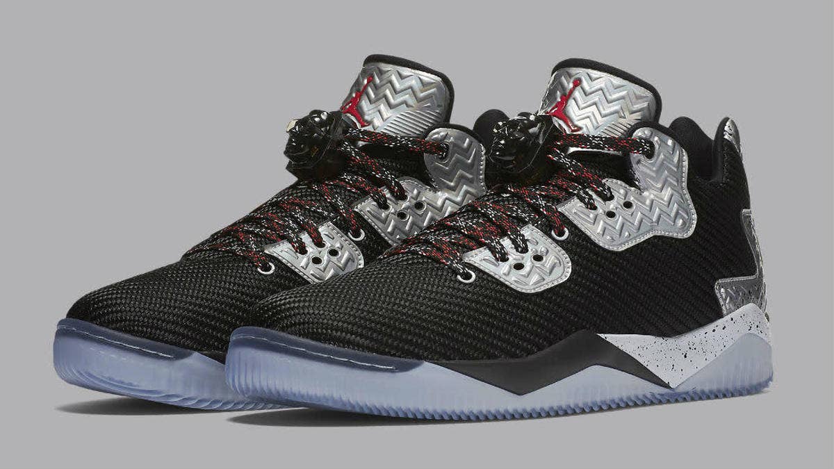 The Spike 40 Low is back.