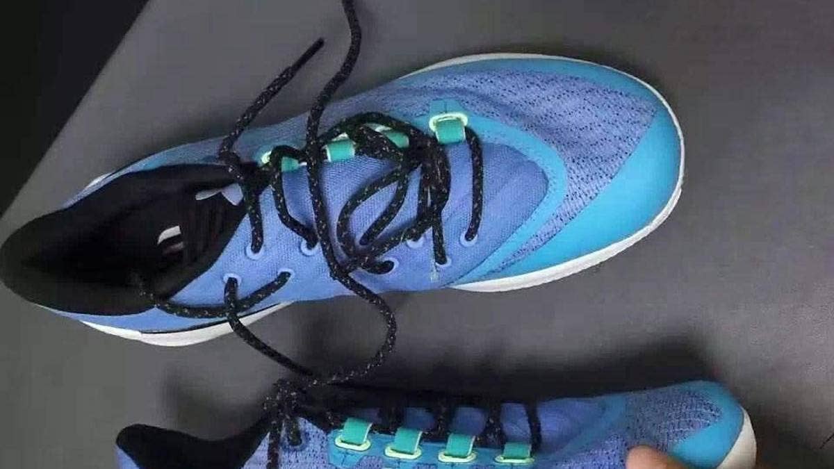 The Curry 3 Low is pretty much what you'd expect.