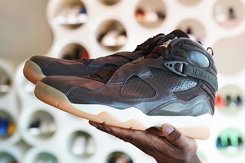 A Look At Anthony Hamilton's Chocolate Air Jordan 10s •